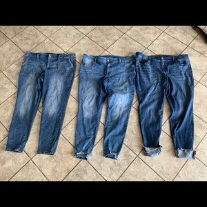 3 pairs of Maurices sz 20 jeans stretchy